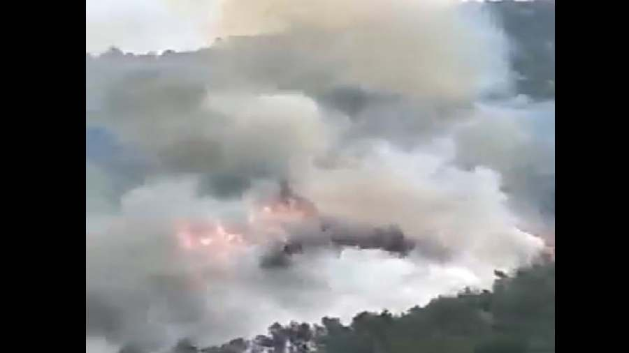 China plane crash: Casualties unknown, Chinese President Xi 'shocked', orders all-out search, rescue efforts