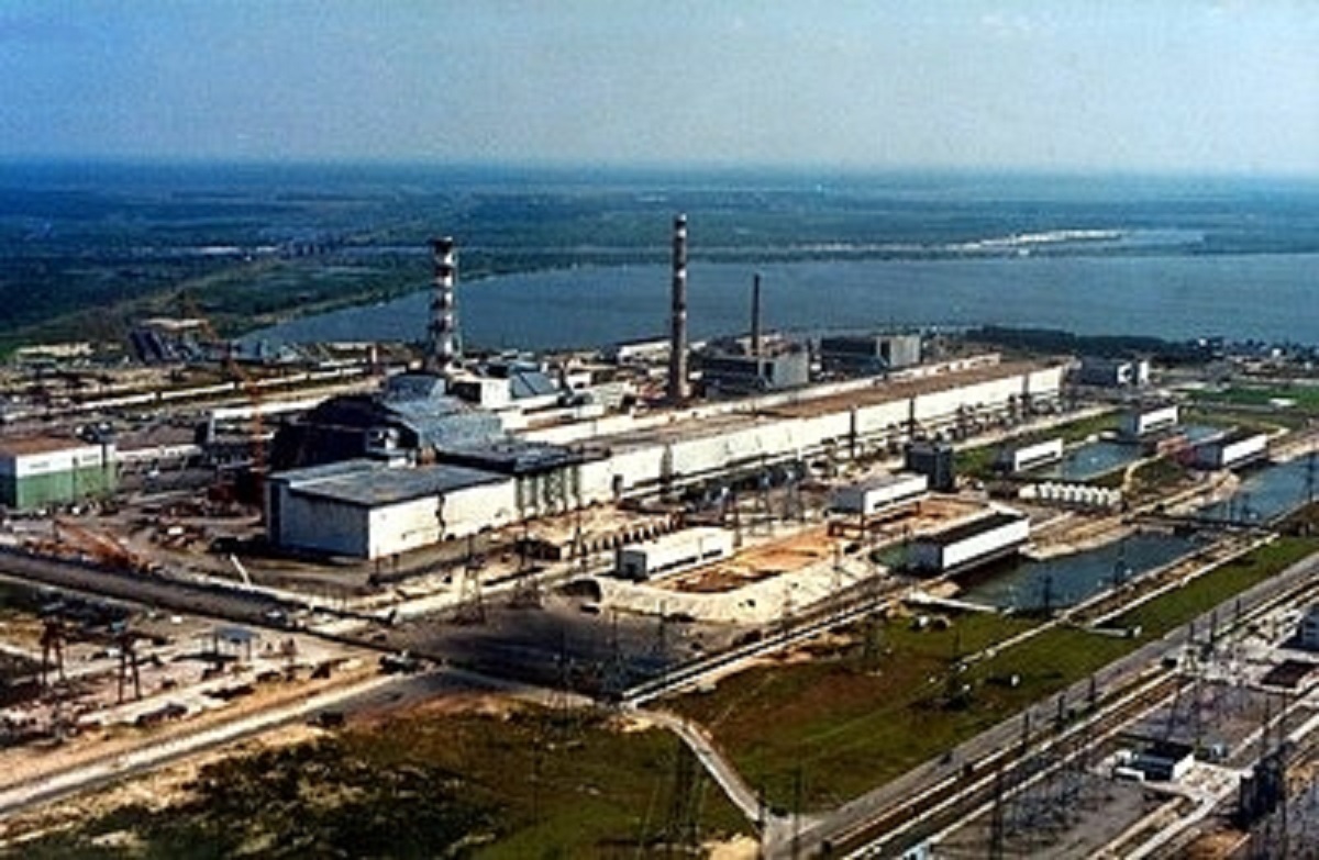 Vehicles passing Chernobyl zone transport radioactive dust to entire Ukraine