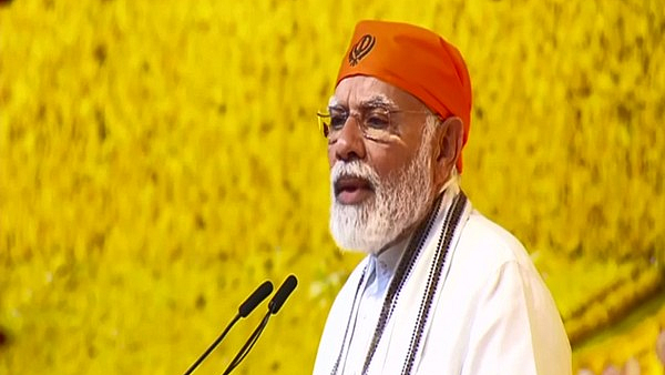 PM Modi addresses nation from Red Fort lawns on occasion of 400th anniversary of Guru Tegh Bahadur