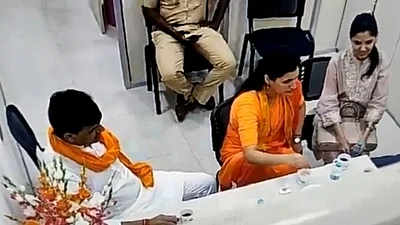Without uttering a word, Mumbai Police nail MP Navneet Kaur-Rana