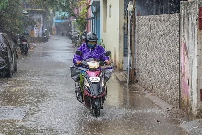 Cyclone Asani: Heavy rains in Chennai, 10 flights cancelled