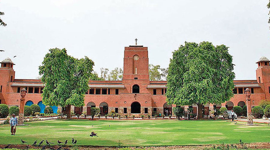 Delhi Musings: An ageing DU and
overzealous minister