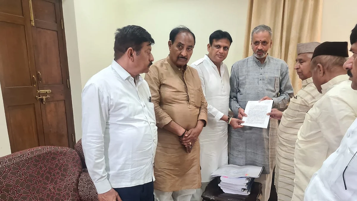 H.K. Patil submits a 2,750 page doc on missing EVMs to K'taka Assembly speaker Vishweshwar Hegde Kageri in Bengaluru on Sunday