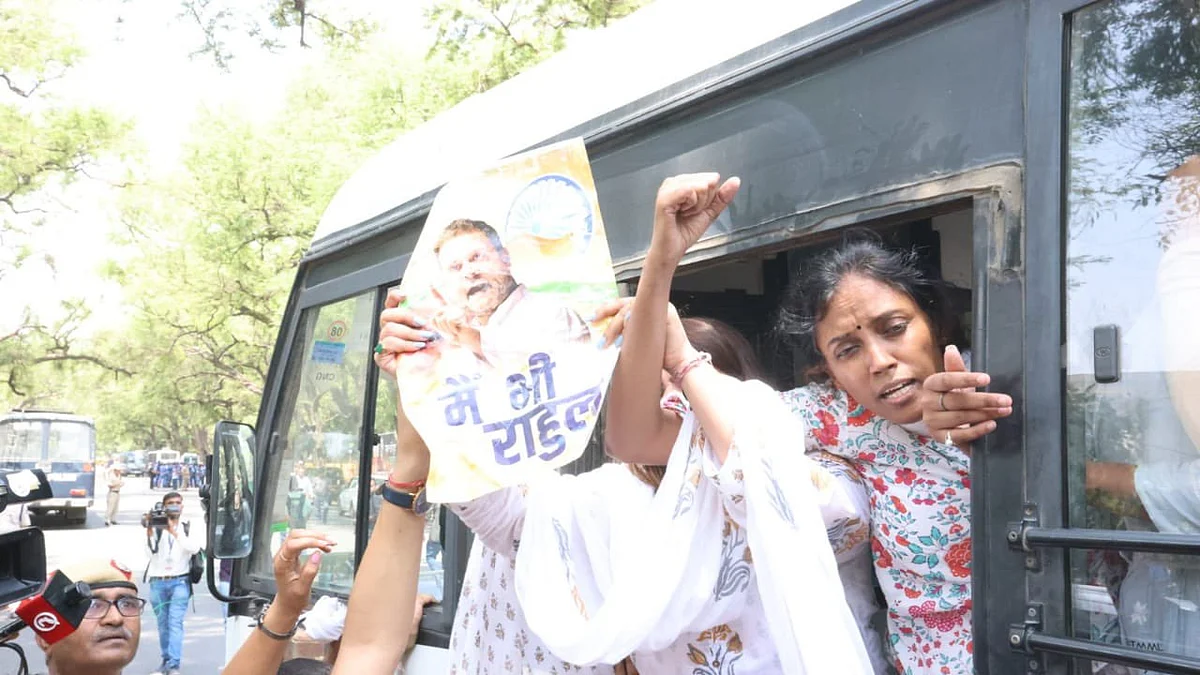 As Rahul appears before ED for 3rd day, Delhi police resort to clampdown; women activists dragged, detained