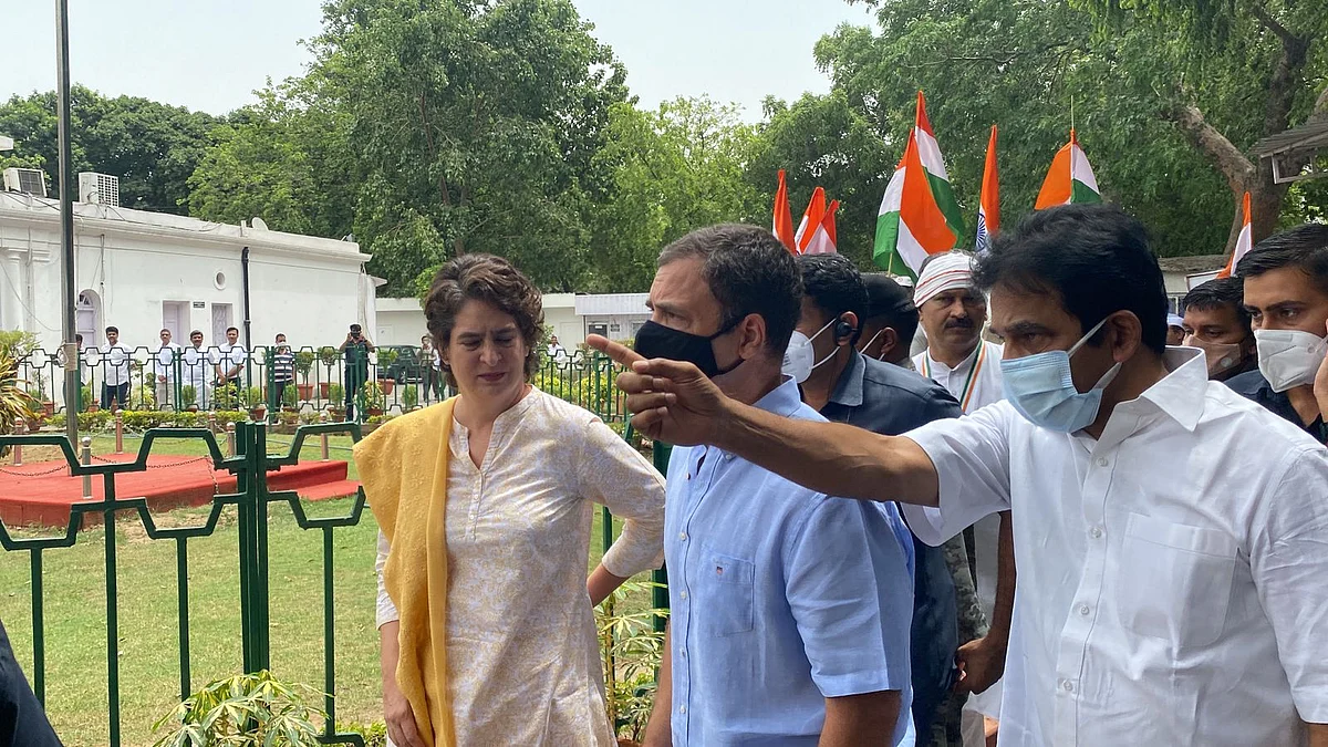 Rahul Gandhi appears before Enforcement Directorate