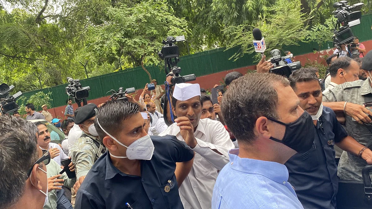 Rahul Gandhi appears before Enforcement Directorate