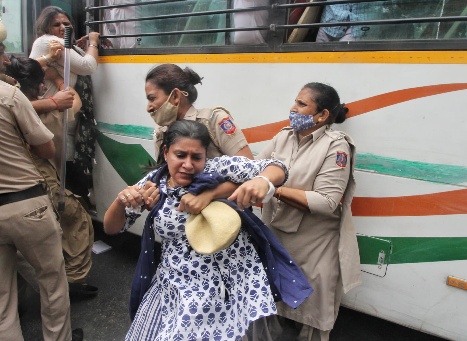 Complaint lodged with NHRC for alleged 'manhandling' of women Congress workers during protest