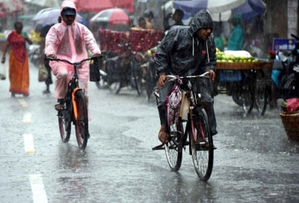 Incessant rain hits normal life in Bihar's Patna; Patliputra area waterlogged