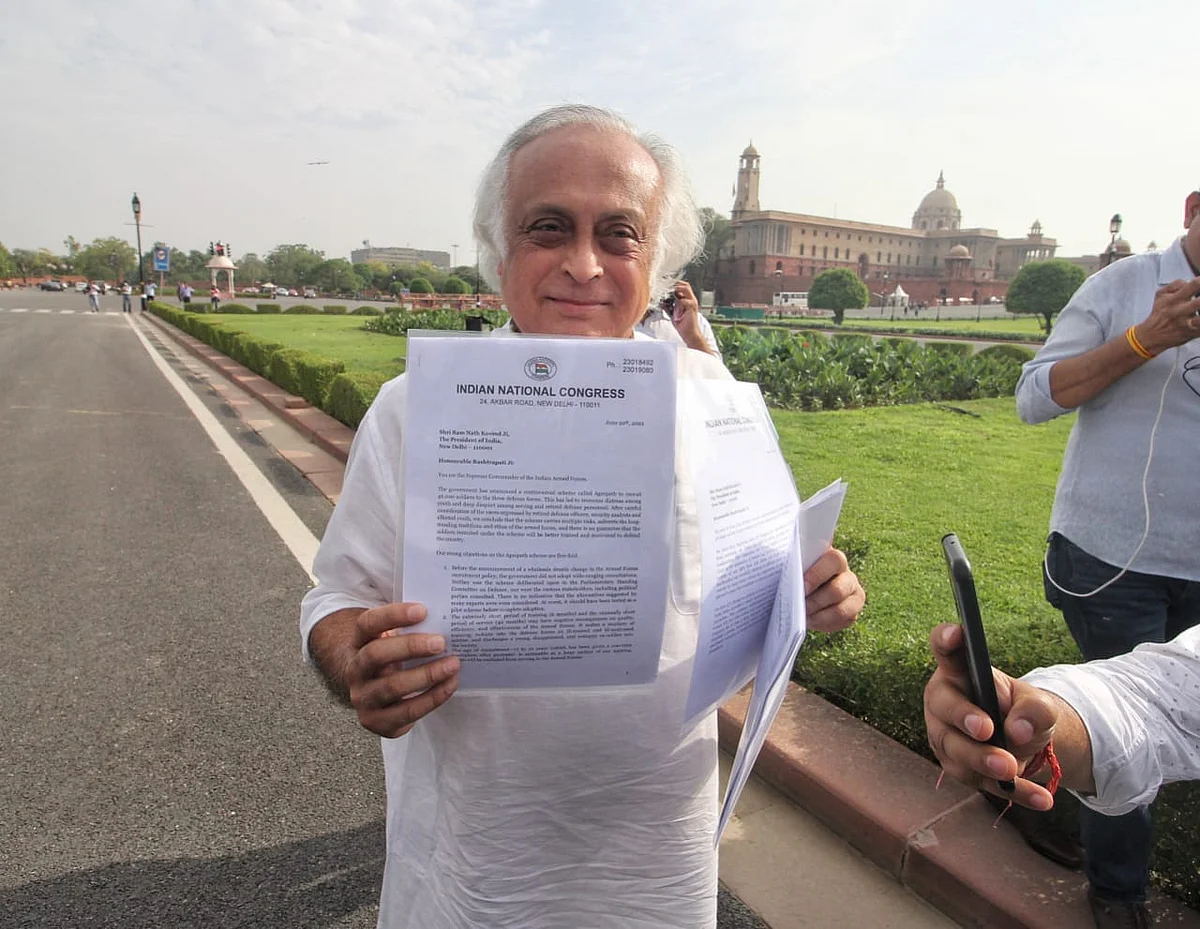 Congress leaders meet President Kovind, raise issue of 'mistreatment' of MPs by cops