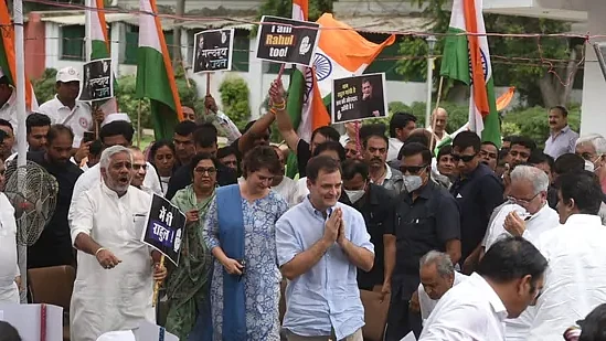 Lakhs of Congress workers to hold protests on Monday against Agnipath, targeting of Rahul Gandhi