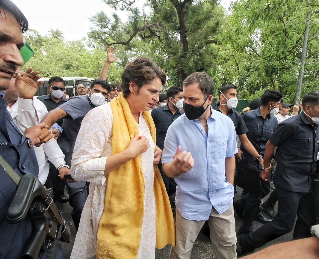 Rahul Gandhi appears before Enforcement Directorate