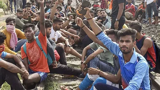 Aspirants protesting against the short-term Army recruitment Agnipath scheme
