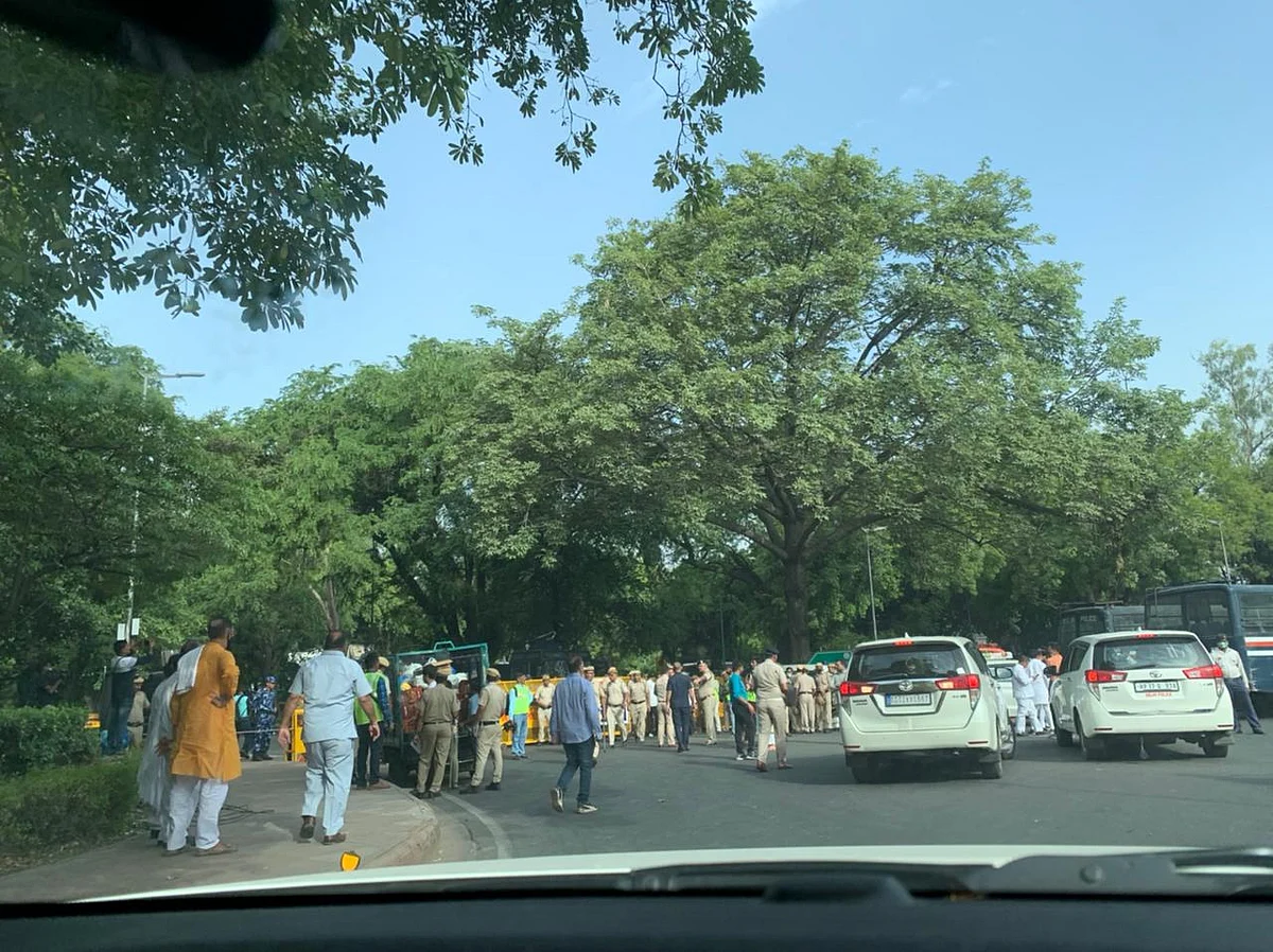 Rahul Gandhi appears before Enforcement Directorate
