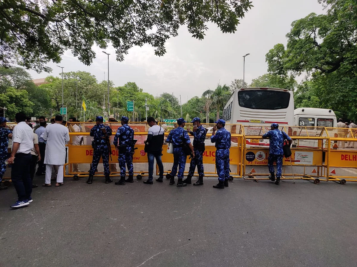 Rahul Gandhi appears before Enforcement Directorate