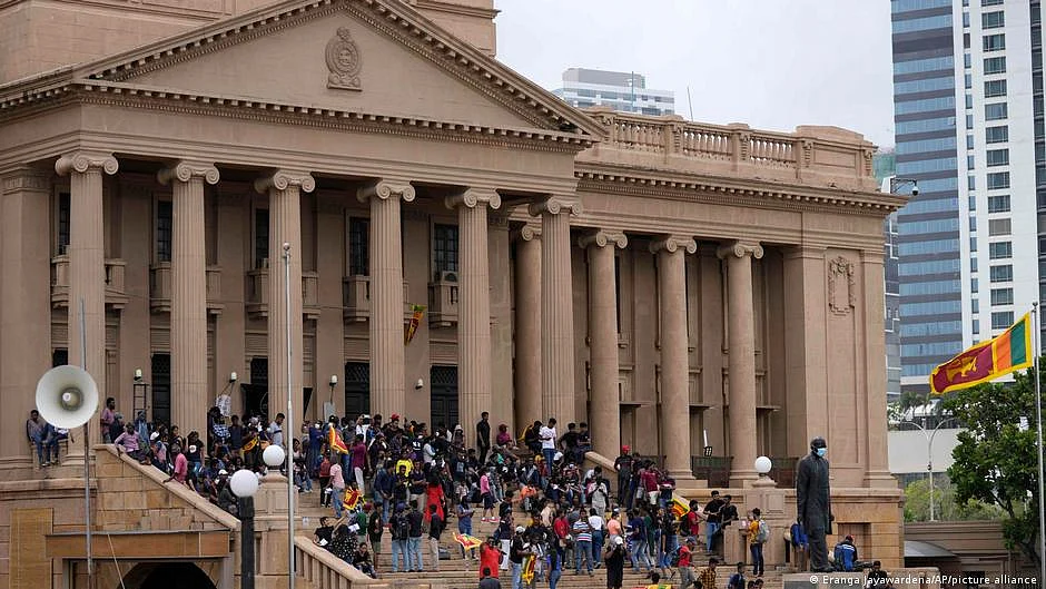 Protestors storming Sri Lanka President's official residence