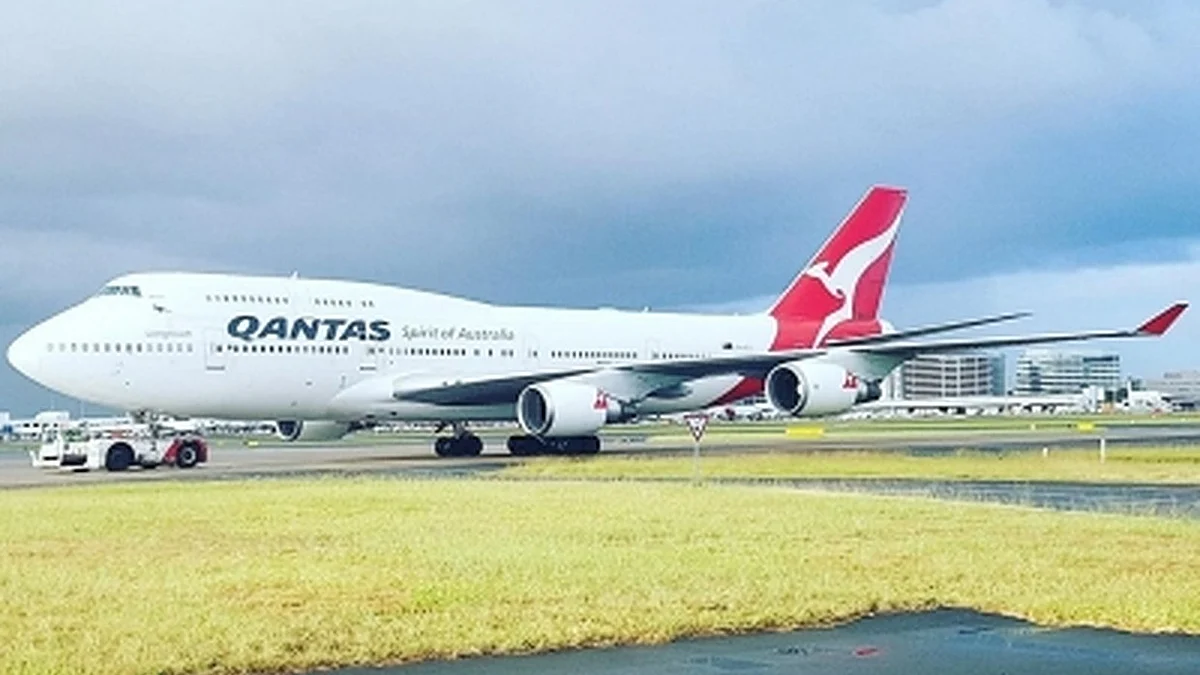 Qantas issues apology, refunds to millions of customers amid disruptions