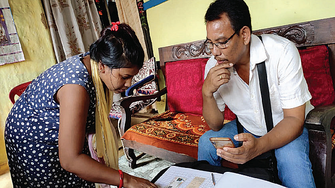 A field worker collects Census data (Photo courtesy: MHA, Govt of India)