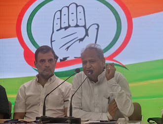 Congress leader Rahul Gandhi and Rajasthan CM Ashok Gehlot at a press conference held on Friday (NH photo by Vipin)