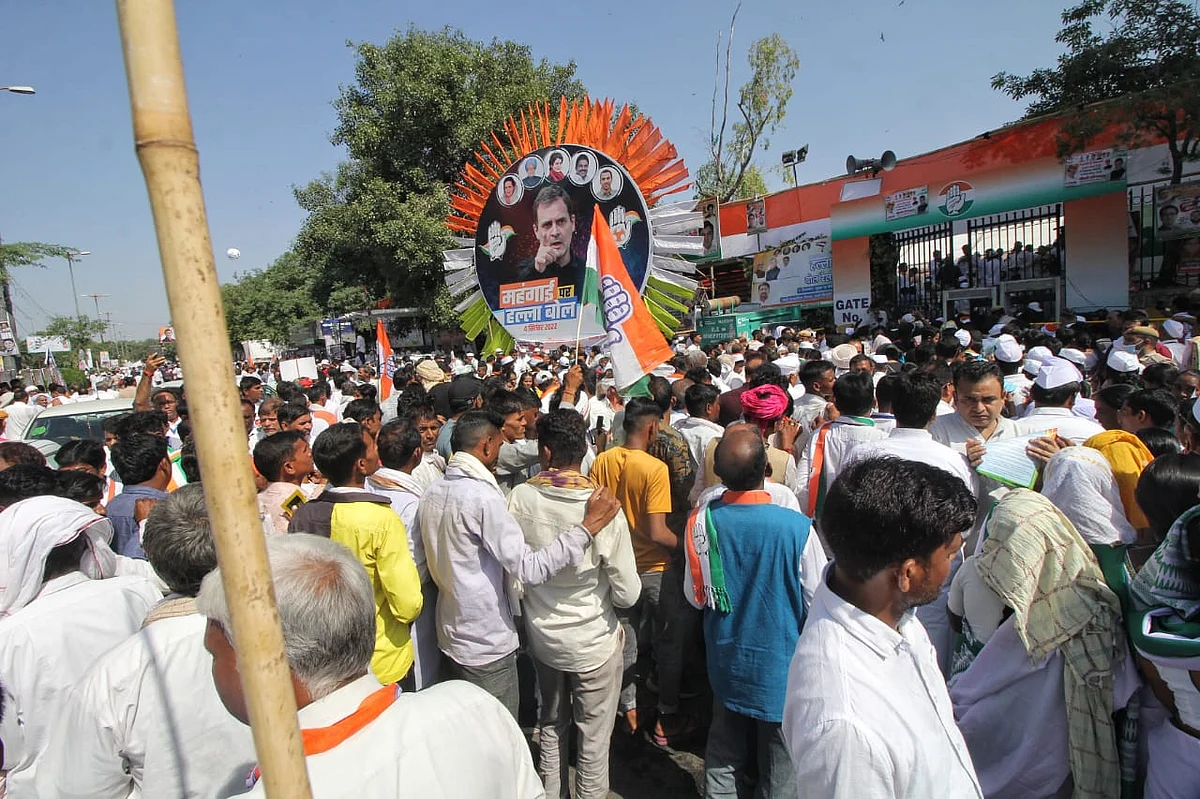 Thousands of Congress workers gather at Ramlila Maidan for 'Mehangai Par Halla Bol' rally