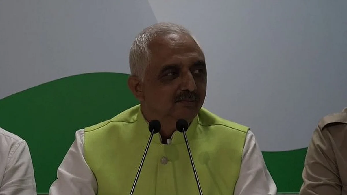 Congress slams govt for taking back money under PM-KISAN by declaring farmers 'ineligible'