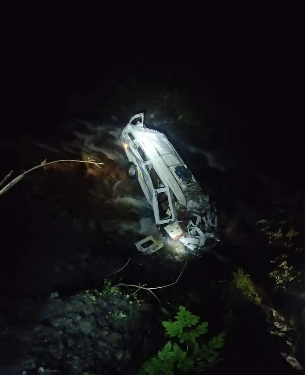 7 tourists dead, 10 injured as vehicle falls into gorge in Himachal's Kullu