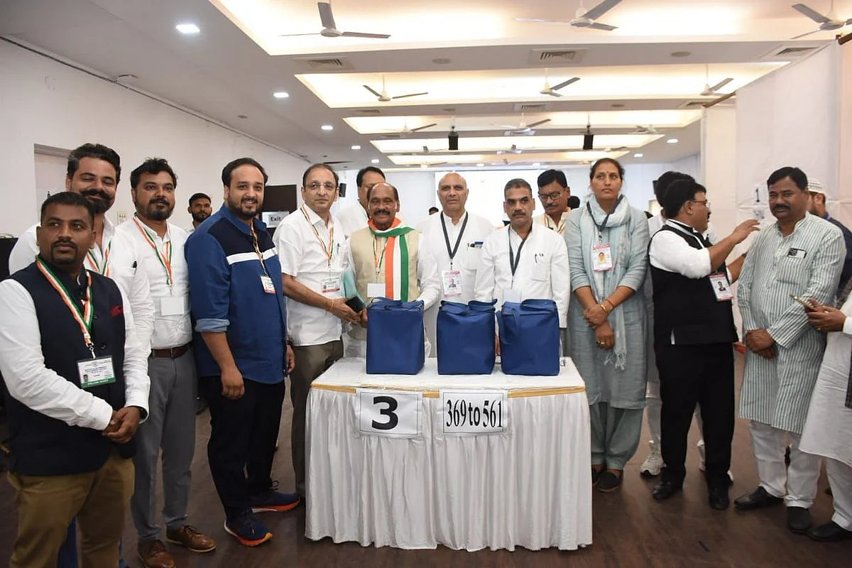 In Maharashtra out of 561 delegates, 541 exercised their right to vote