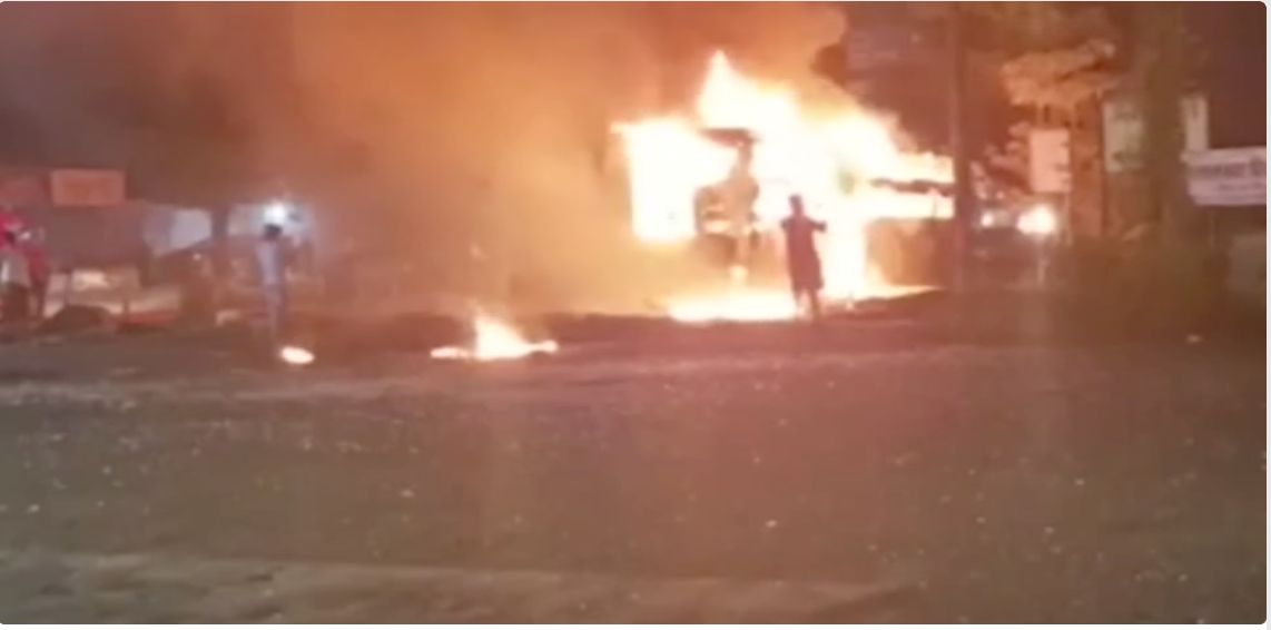 Maharashtra: 11 dead after bus hits truck, catches fire