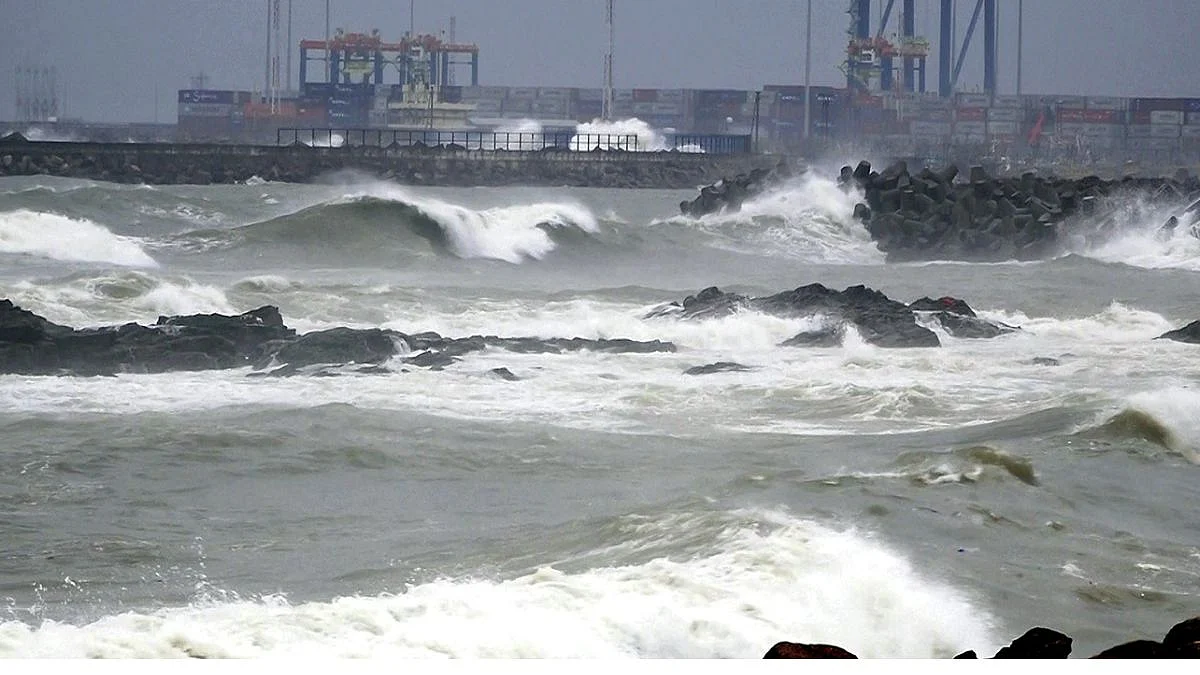 Cyclone 'Sitrang' likely to bring heavy rain, dampen Diwali cheer in Bengal