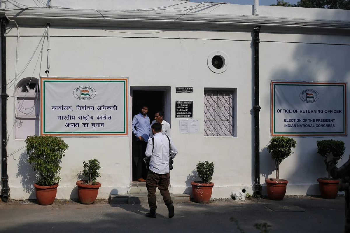 Congress presidential polls: Senior leaders including Sonia Gandhi, Manmohan Singh cast their votes