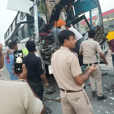 1 dead, 5 injured in bus-truck collision on Delhi-Jaipur Expressway