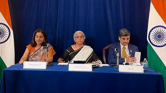 Twitterati Have a Field Day over Sitharaman’s ‘Rupee Is not Sliding’ Remark