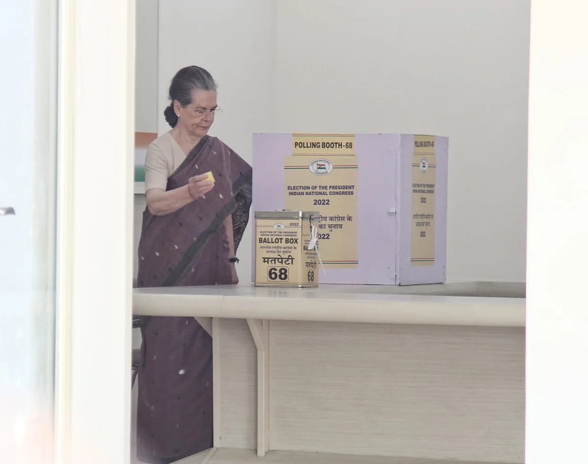 Congress presidential polls: Senior leaders including Sonia Gandhi, Manmohan Singh cast their votes