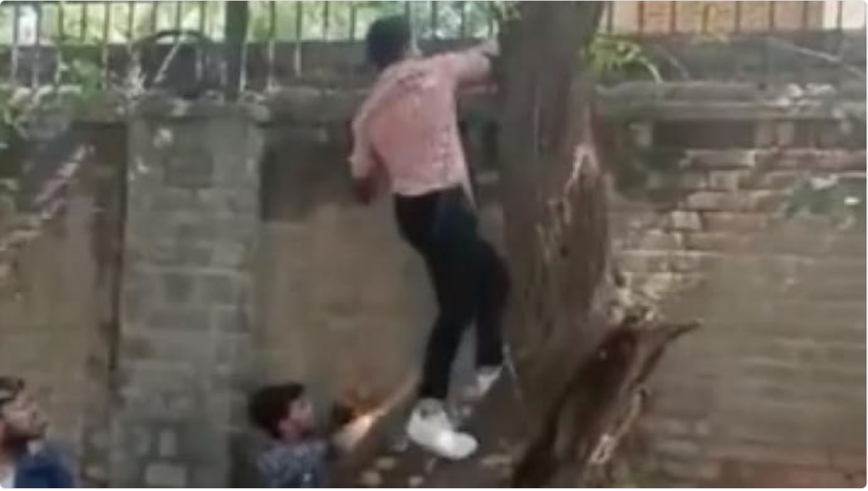 DCW issues notice to police after men 'climb' walls of all-women Miranda House to see Diwali fest