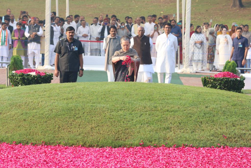 Maker of modern India: Congress pays tributes to Jawaharlal Nehru on birth anniversary