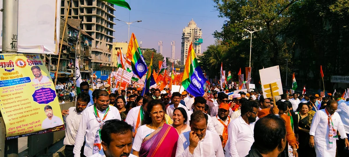 Mumbai witnessed Oppn MVA's march against Eknath Shinde govt and ruling BJP's counter-protest