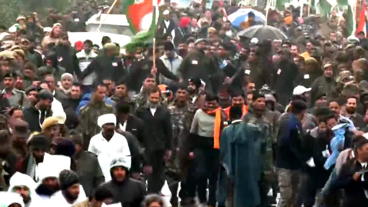 J&K-leg of Bharat Jodo Yatra begins, Sanjay Raut among several leaders in attendance