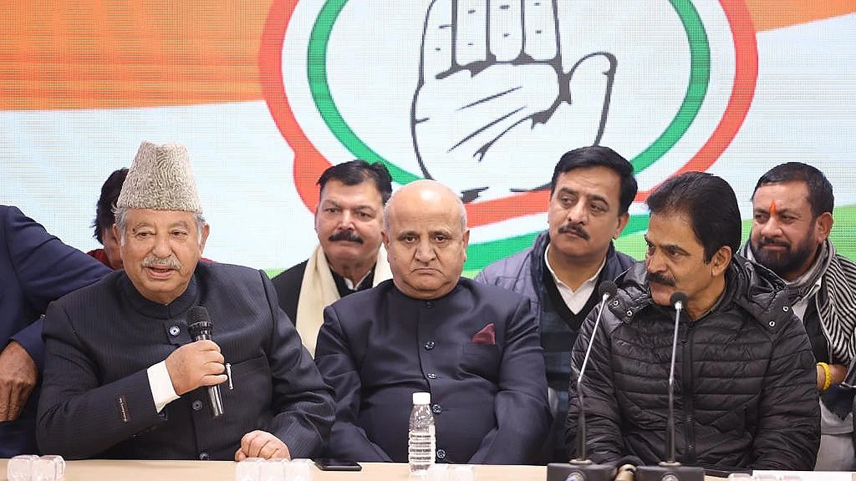 Boost for Congress: 17 J&K leaders desert Azad, rejoin Congress