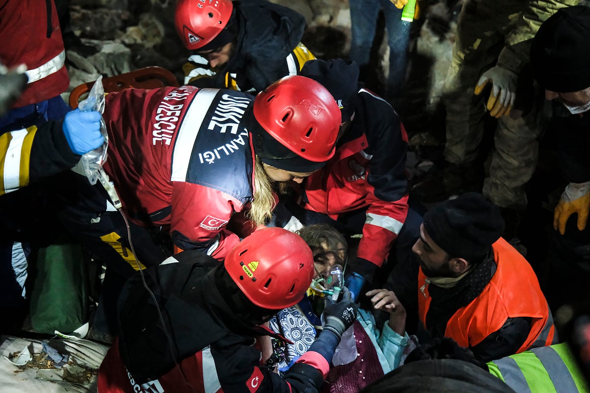 Turkey, Syria Earthquake: More than 23,000 killed, India sends 841 cartons of medicines, diagnostic kits - Vimarsana News