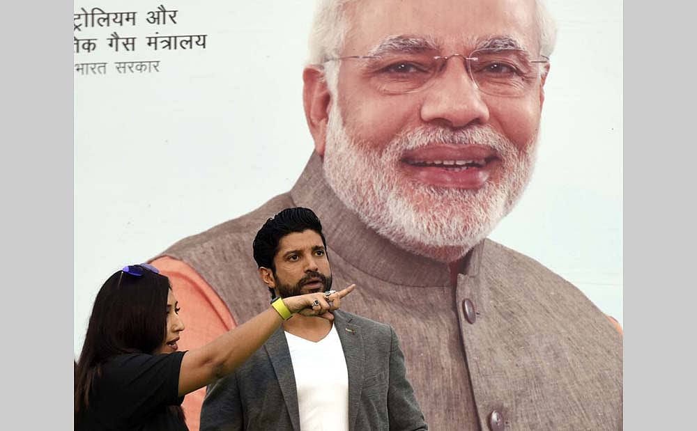 Farhan Akhtar Slams Sharing Of Photos Of Pm Modi With Asaram Bapu Explore farhan akhtar tour schedules, latest setlist, videos, and more on livenation.com. photos of pm modi with asaram bapu