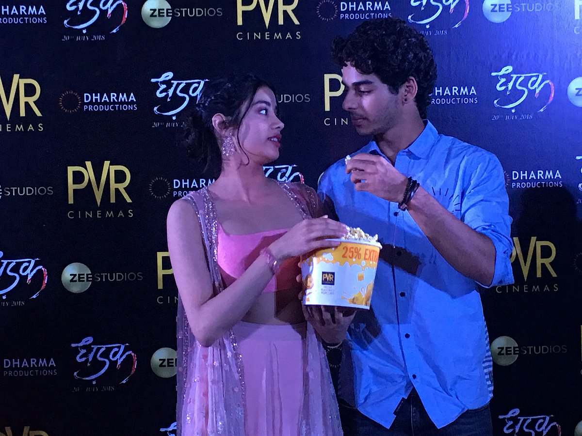 Dhadak Couple S Off Screen Chemistry Ishaan Buys Jhumkaas From Janpath For Janhvi The two new stars all set to show us their magic on the big screen we are talking about one of the most anticipated romantic bollywood movie dhadak star ishaan khattar and jhanvi kapoor.