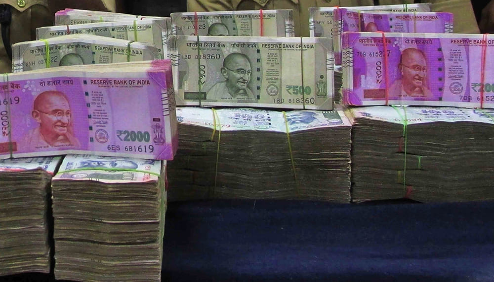 Rupee Hits Historic Low Of 73 34 Against The Us Dollar Wotless 260.078 views4 years ago. rupee hits historic low of 73 34