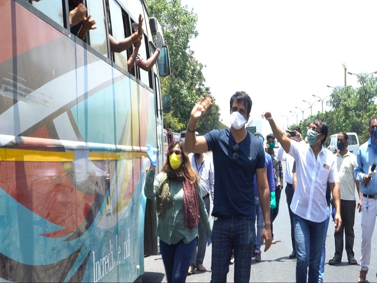 Sonu Sood arranges bus transport for migrant workers