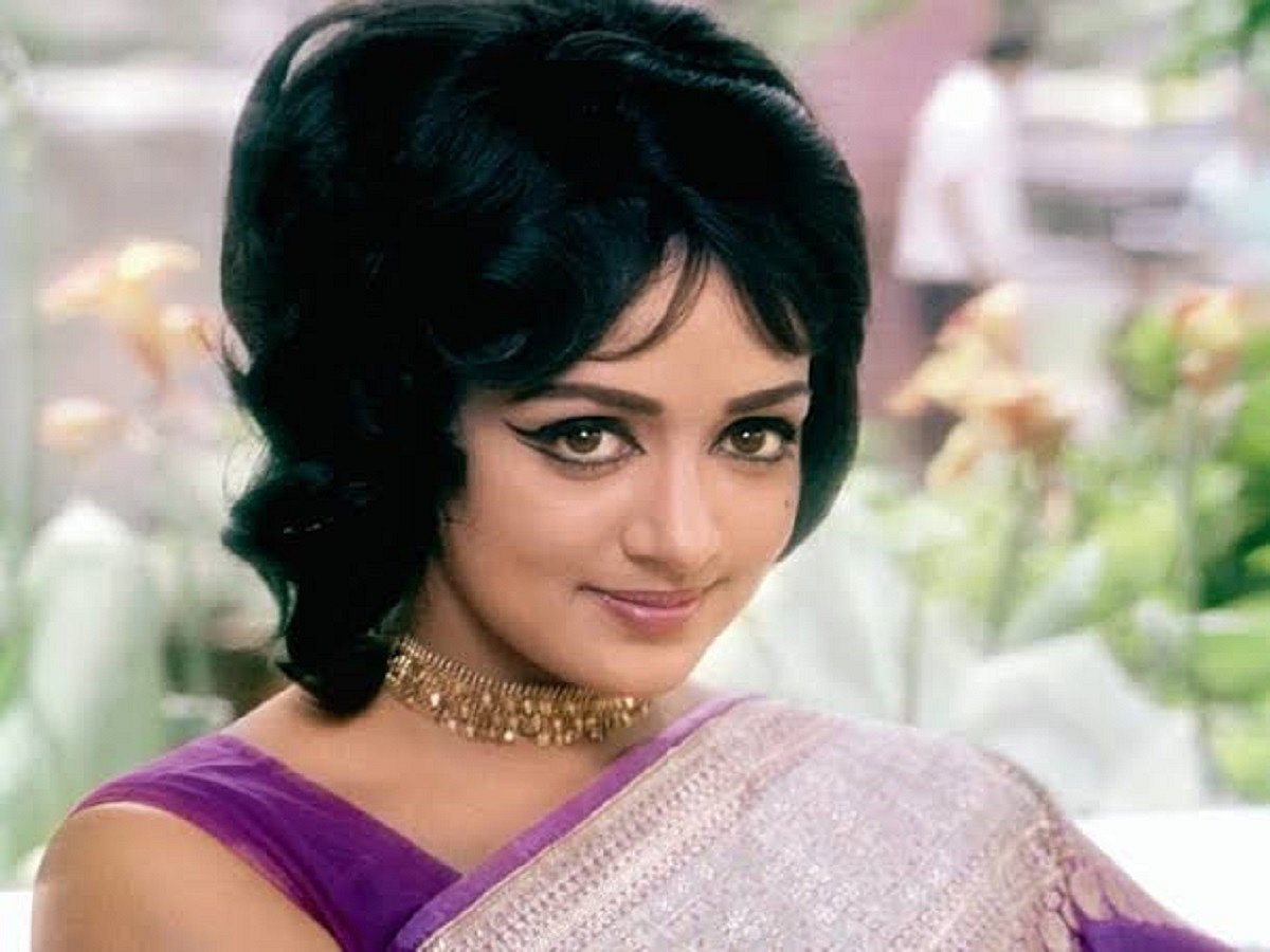 Hema Malini aka Basanti turns 72 and it’s just a number for her fans!