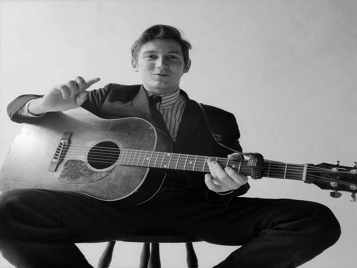 Remembering American protest singer Phil Ochs: A chronicler of civil ...