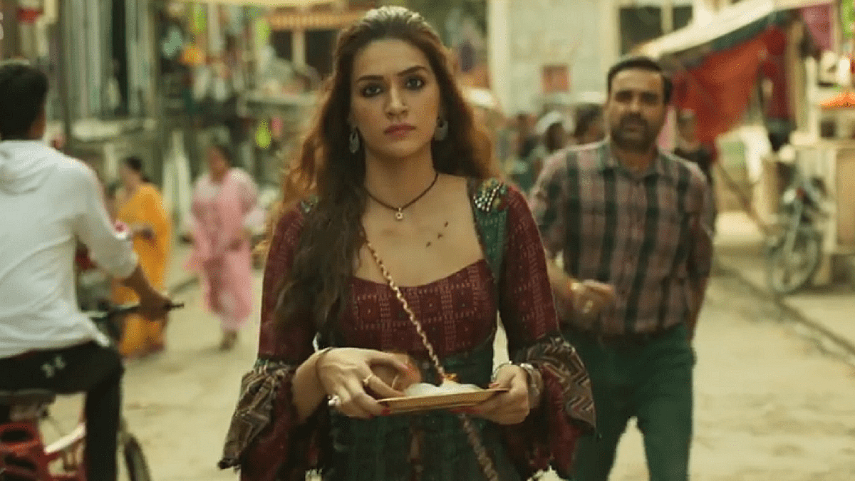 Mimi Review– A Comedy-Drama Energized With Kriti Sanon's Phenomenal Acting But Confused At The Logic? 13 Mimi Review– A Comedy-Drama Energized With Kriti Sanon's Phenomenal Acting But Confused At The Logic?
