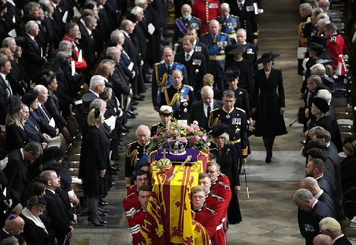 Big Ben chimes, hymns mark state funeral for Queen Elizabeth II