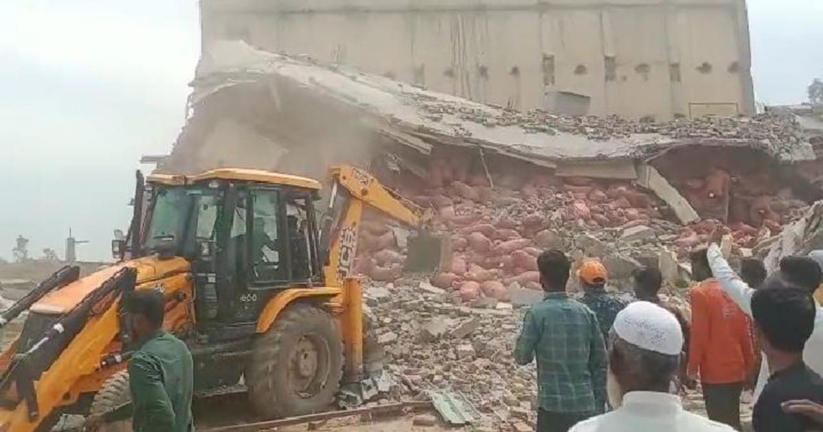 Death toll in UP cold storage roof collapse rises to 10, CM sets up ...