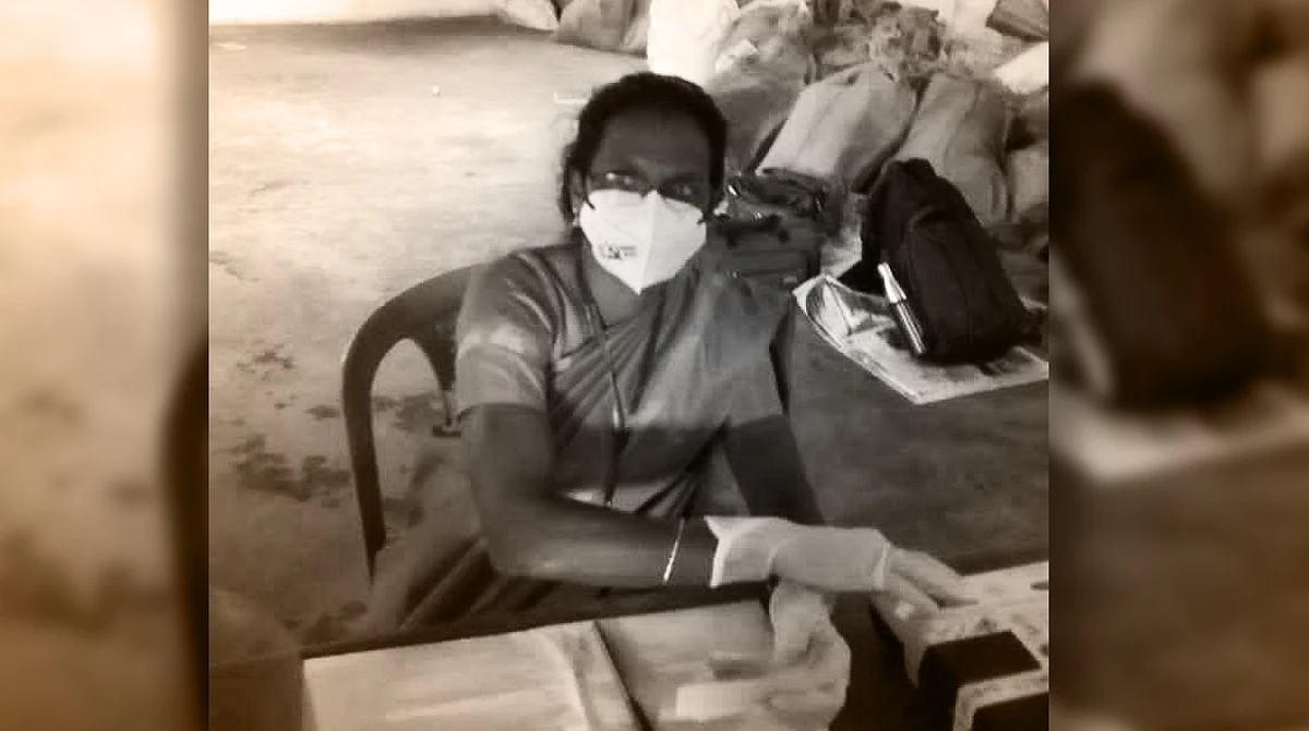 Wore mask with CPM symbol: Presiding Officer removed from a booth in Kollam