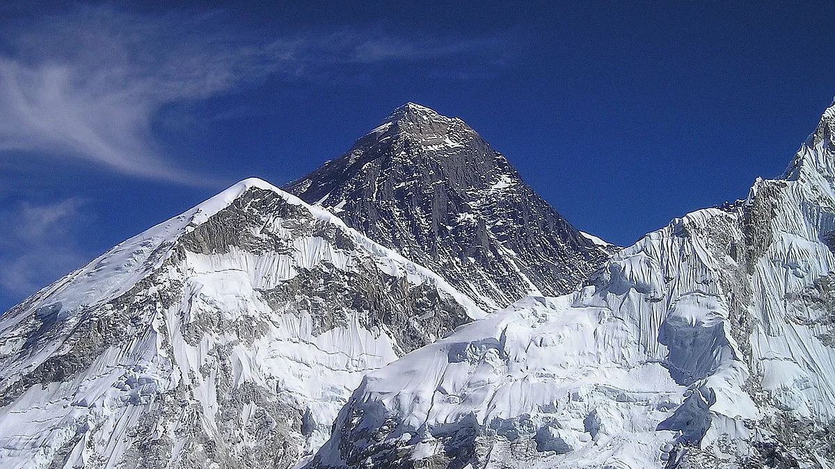 Mount Everest reaches new height, announce China and Nepal
