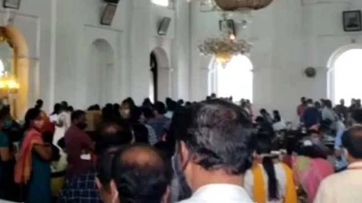 Kerala Secretariat officials flout Covid-19 protocols while conducting canteen elections